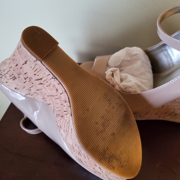 GUESS by Christin Natural Peep Toe Patent Leather Wedges- 8M - Picture 9 of 10